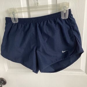Nike - active dri-fit shorts -small